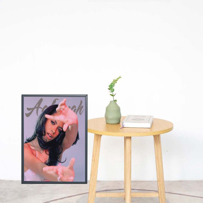 Aaliyah Poster, Aaliyah Charm 2