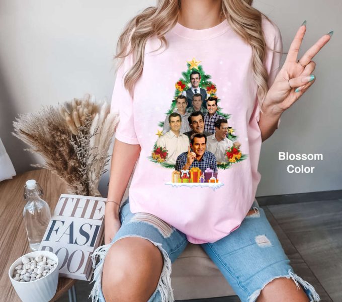 Vintage Phil Dunphy Christmas Tree Shirt - 90S Graphic Tee For Rap Music Fans Gift For Him And Her 2024 3