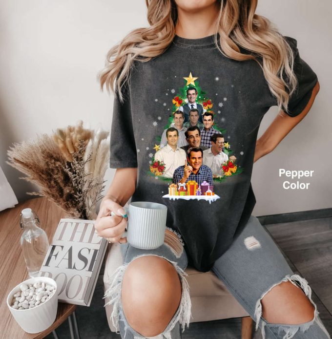 Vintage Phil Dunphy Christmas Tree Shirt - 90S Graphic Tee For Rap Music Fans Gift For Him And Her 2024 5