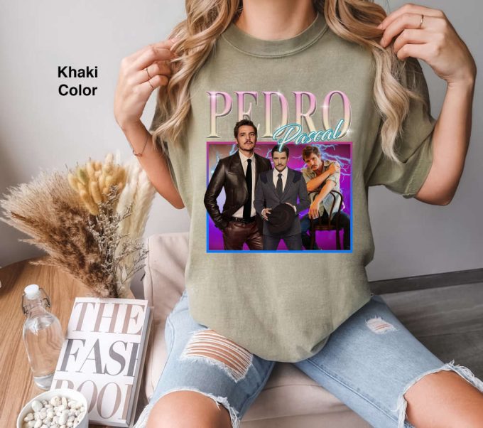 Pedro Pascal Retro Comfort Colors Shirt: Vintage 90S Crewneck &Amp; Sweatshirt 4