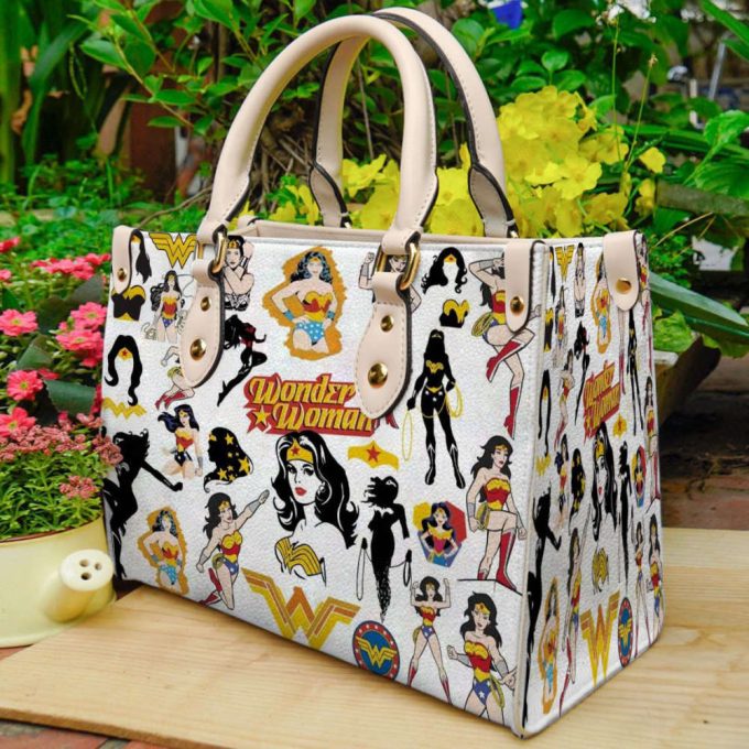 Wonder Woman Leather Handbag 1 2