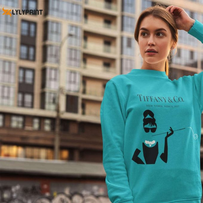 Iconica Arts &Amp;Amp; Canvas Audrey Hepburn Breakfast At Tiffany'S Sweatshirt, Audrey Hepburn, Audrey Hepburn Sweatshirt, Breakfast At Tiffany'S 1