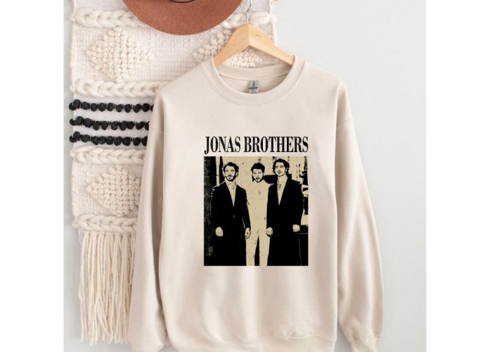 Jonas Brothers Movie Retro Unisex T-Shirt: Trendy Hoodie Sweater &Amp; Couples Tee 2