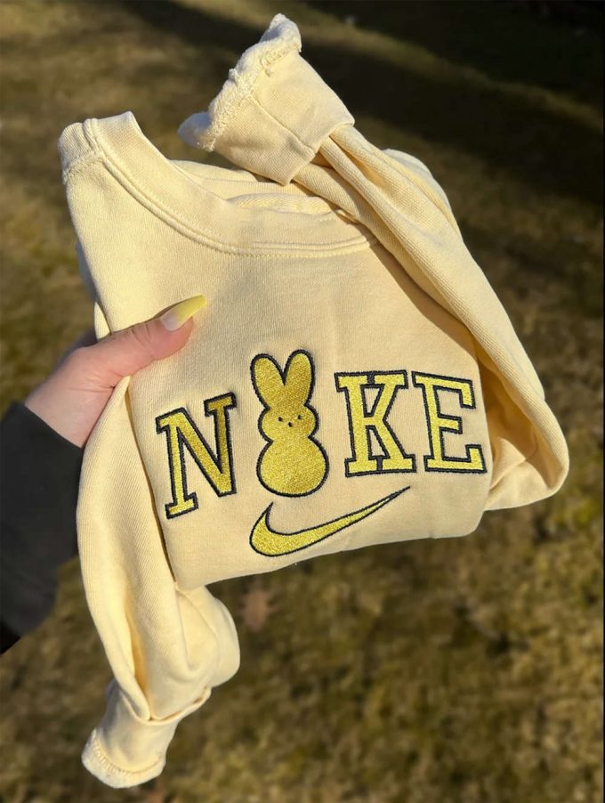 Peeps Embroidery Crewneck Sweatshirt 2