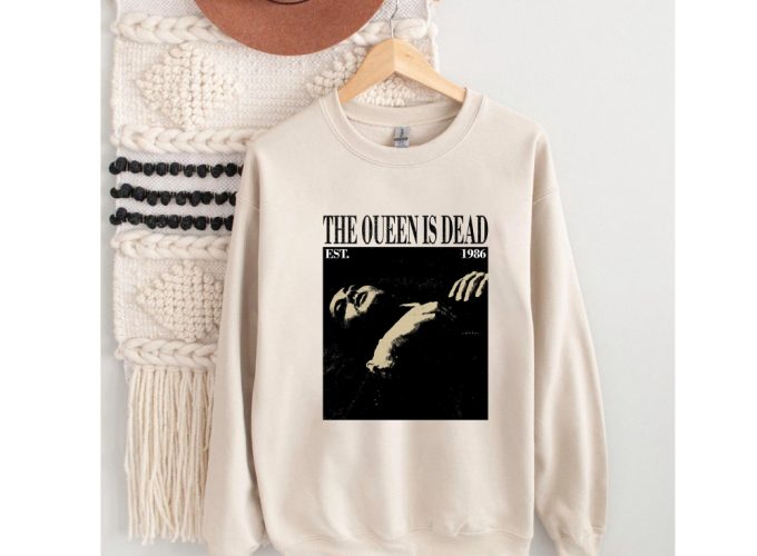 The Queen Is Dead T-Shirt Movie Hoodie &Amp; Sweater - Retro Style Movie Merchandise 2