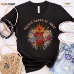 Vintage Sacred Heart T-shirt: Unique Women s Catholic Christ Tee – Perfect Christmas Gift!