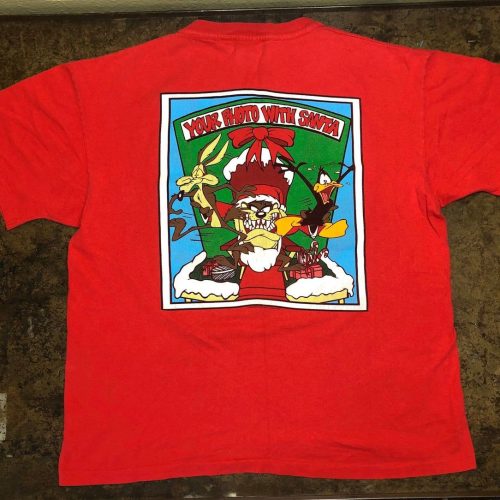 1995 Vintage Looney Tunes Tshirt: Christmas Tee with Taz Bugs Bunny Wile E Coyote – Limited Edition Santa Shirt