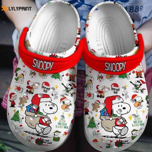 Non-Slip & Lightweight Snoopy Christmas Clogs: Perfect for Kids & Adults