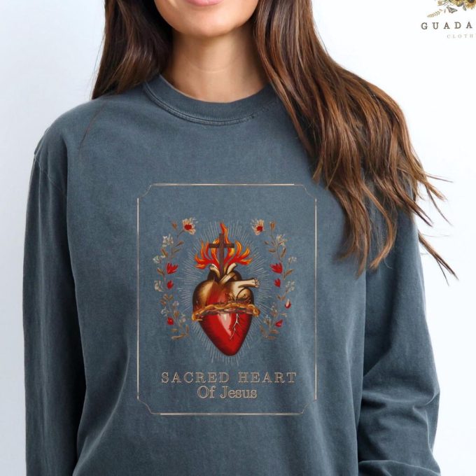 Vintage Sacred Heart Of Jesus Long Sleeve T-Shirt: Unisex Catholic Gift Folk Art Faith Shirt For Christmas