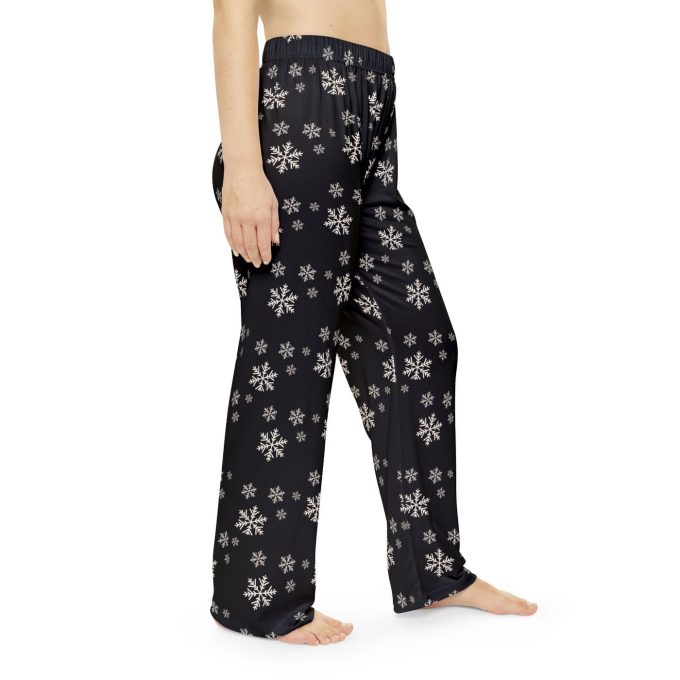 Stay Warm This Christmas With Women S Snowy Winter Cozy Pajama Bottoms In Black 3