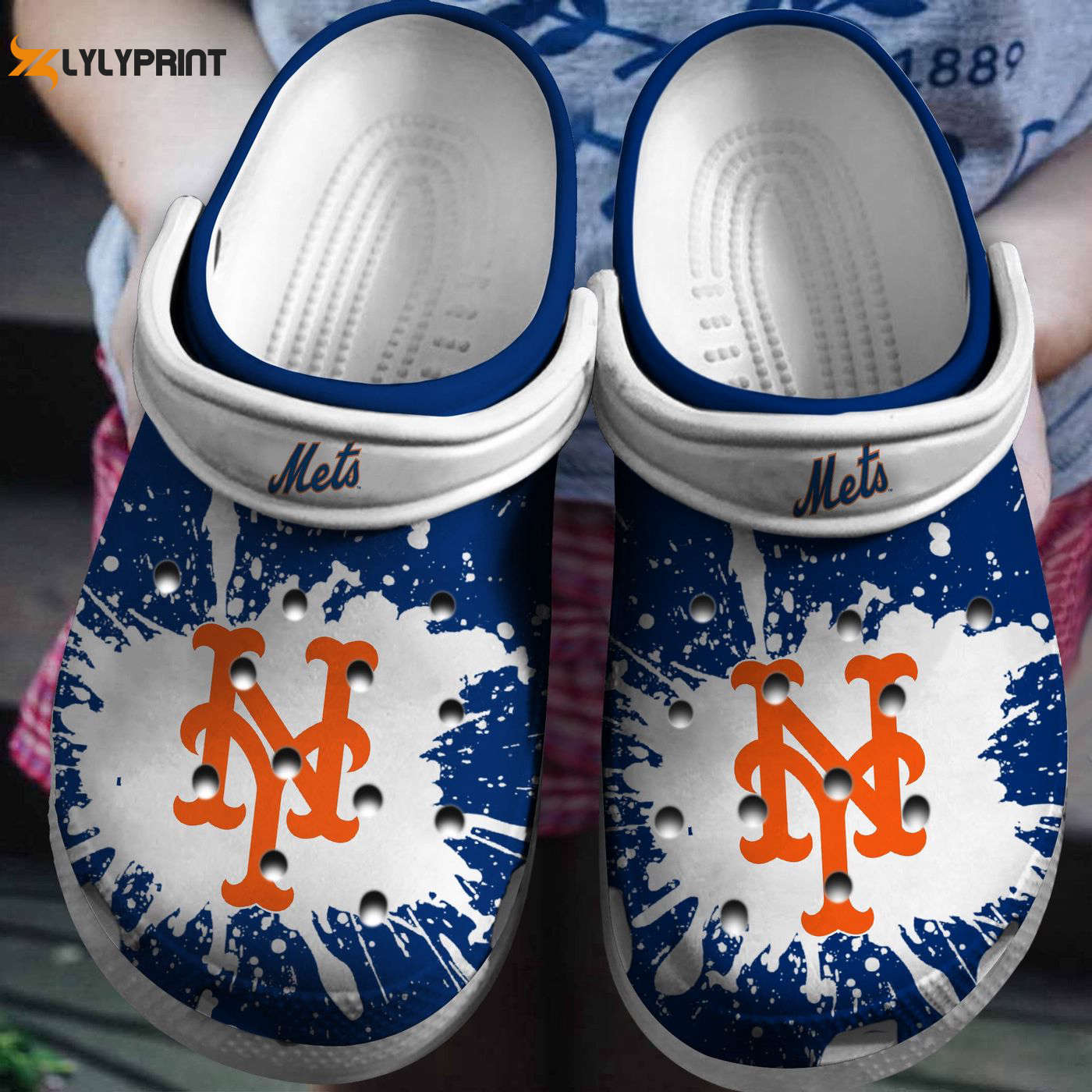 Stylish Hot MLB Team New York Mets White & Blue Crocs Shoes – Trendy Clog Shoe Stylish Hot MLB Team New York Mets White & Blue Crocs Shoes – Trendy Clog Shoe