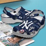 MLB New York Yankees Crocs – Comfortable Clogs for Men Women & Kids Fan MLB