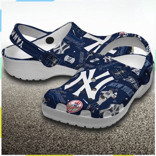 MLB New York Yankees Crocs: Stylish Shoes for Men Women & Kids
